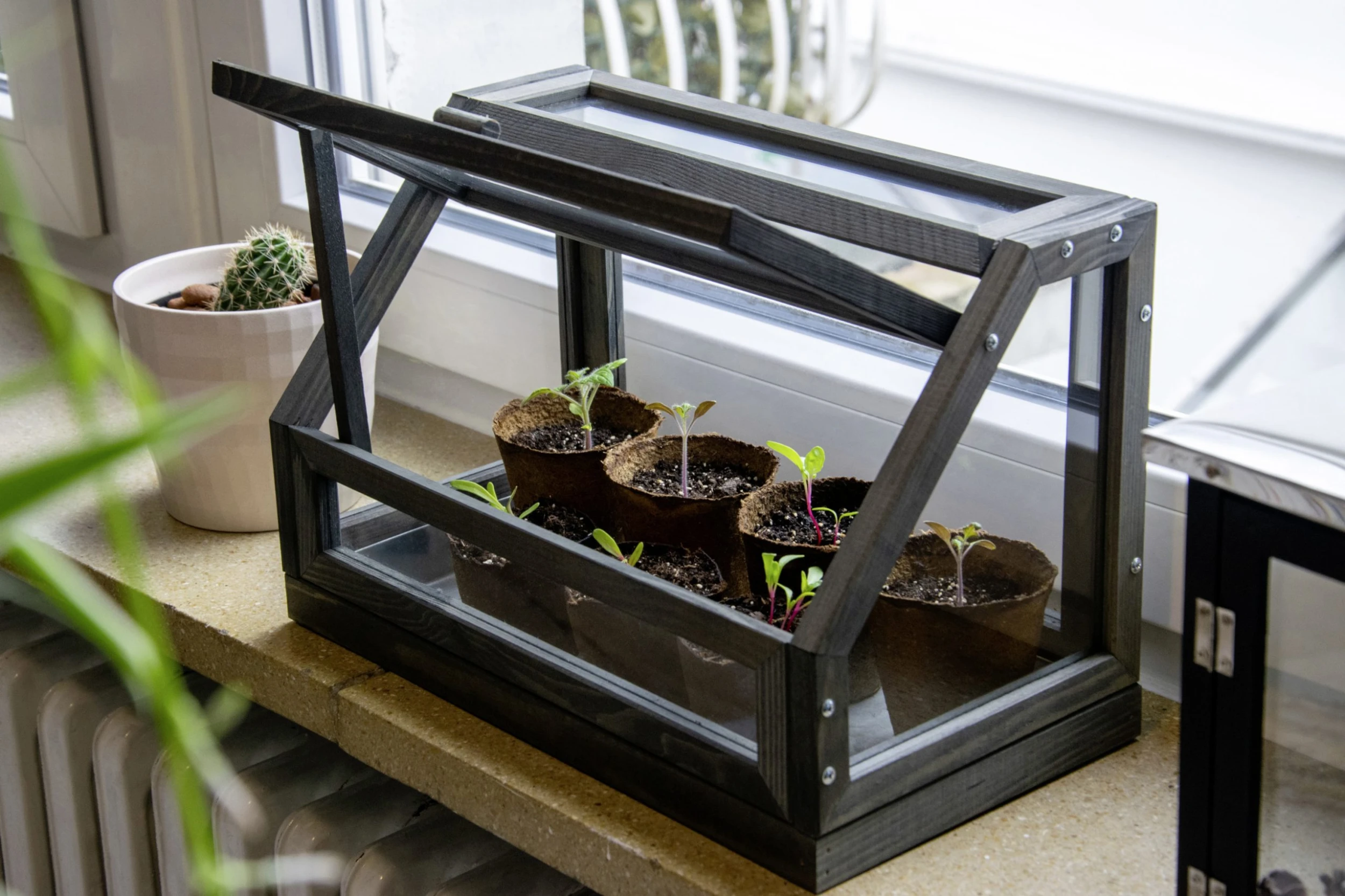 Dobar Mini-Gewächshaus für Kräuter mit Zinkwanne grau 38 x 20 x 24,5 cm Dobar Mini-Gewächshaus Für Kräuter Mit Zinkwanne Grau 38 X 20 X 24,5 Cm -Vitavia Speichern 4055894291689 3169690 scaled